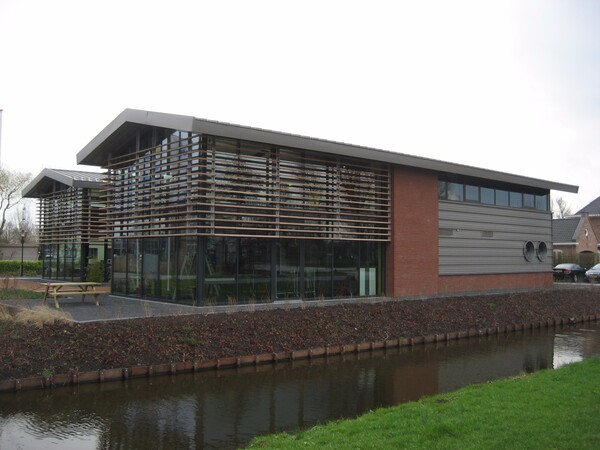 Bedrijfspand Reinaldaweg Woerden