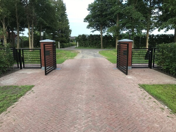 Landhuis Benningbroek poort oprijlaan