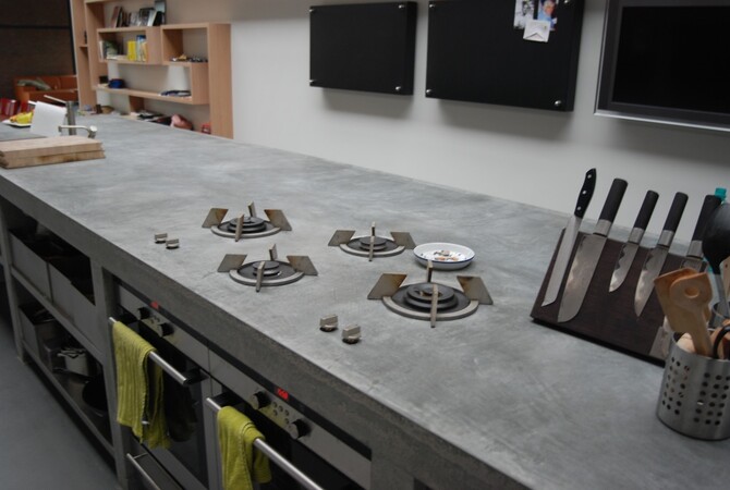 loodswoning custom made betonnen keukenblok
