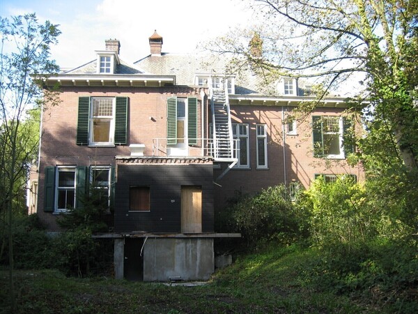 achtergevel hoofdhuis voor restauratie