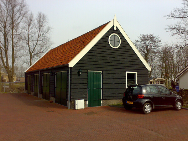 4 garages voor 4 woningen