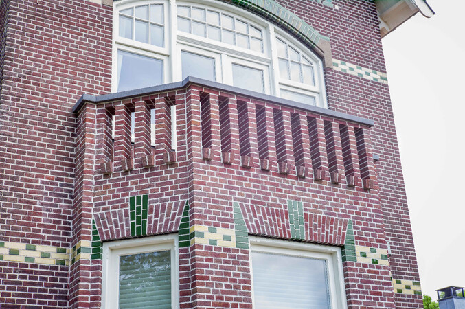 het oude balkon met pui en balkondeuren terug van weggeweest