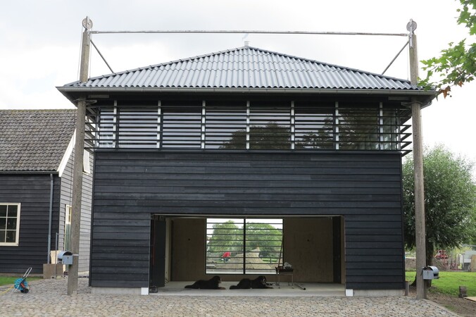 nieuwe toestand met garagedeuren open