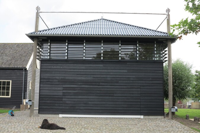 nieuwe toestand met garagedeuren gesloten
