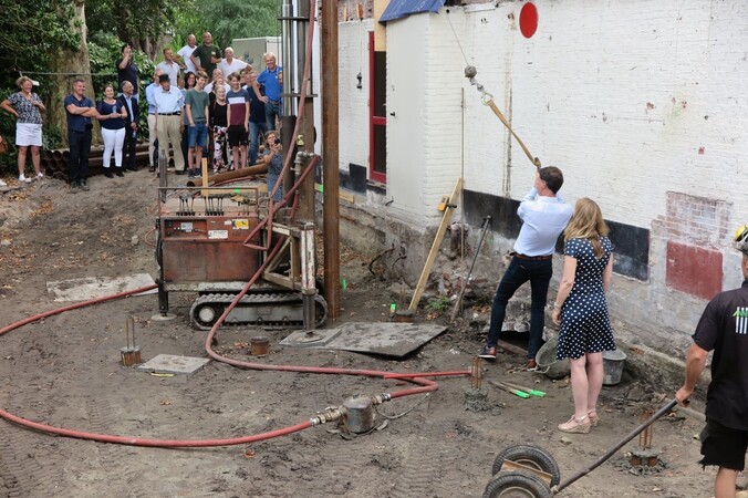 feestelijke 1e paal restauratie Klein Rusthof