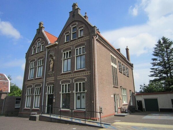 restauratie oude parochiehuis en pastorie hoofddorp