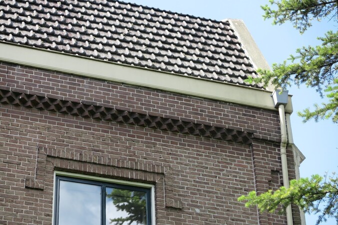 fraaie baksteendetails karakeristiek voor de bouwtijd